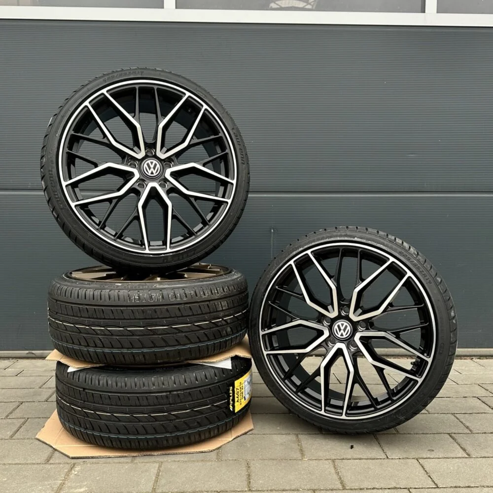 19 Zoll Felgen DM20 schwarz für VW Golf 8 / GTI