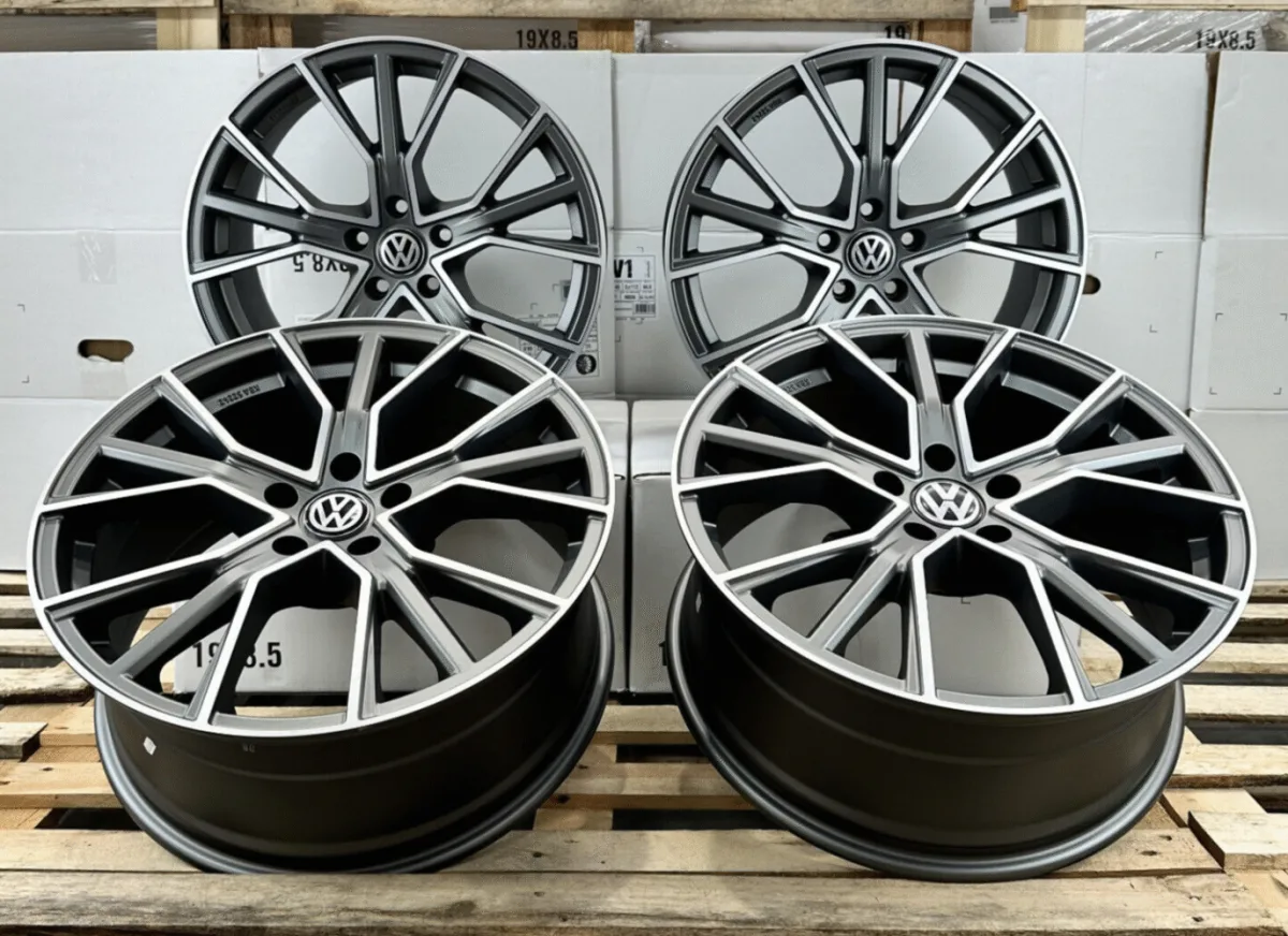 18 Zoll Felgen Avus AF18 grau für VW Passat B6 B7 Beetle EOS 1F ID.3 Jetta KM