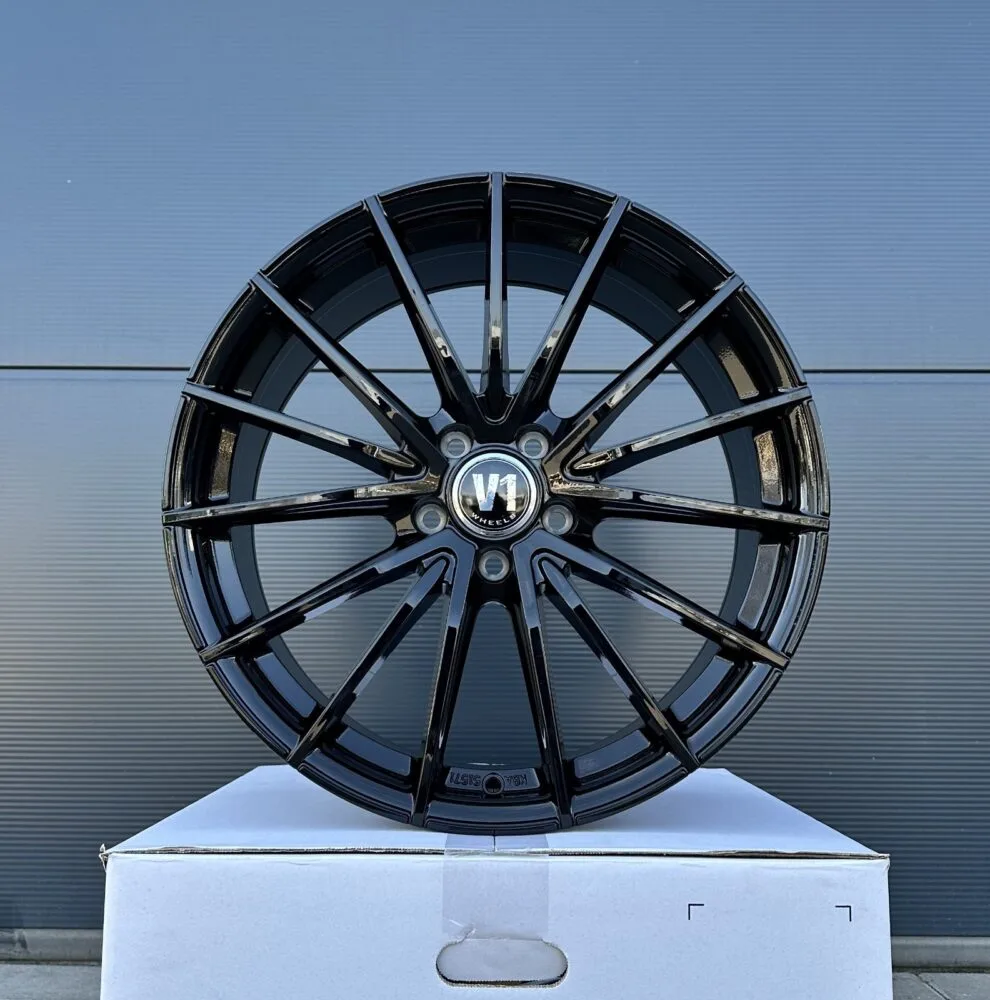 18 Zoll Felgen V1 Wheels V2 schwarz für Mercedes C Klasse W206 S206 R2CW R2CS