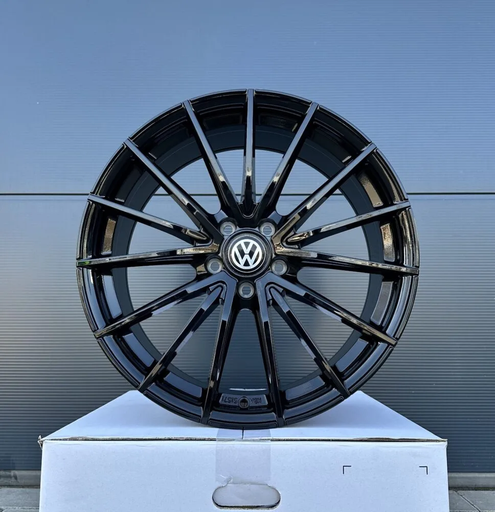 4x 18 Zoll Felgen V1 Wheels V2 schwarz für VW Golf 5 6 7 8 GTI GTD GTE R 7R 8R