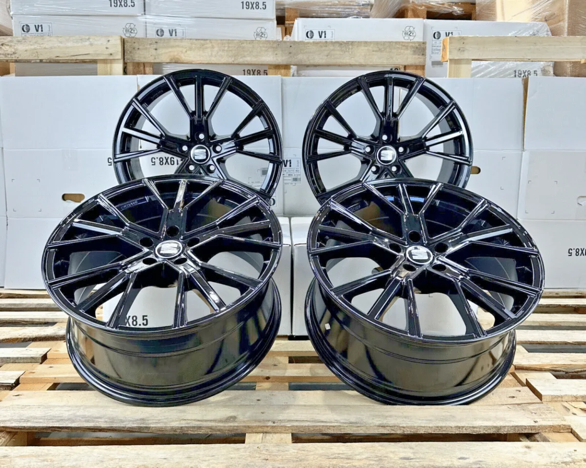 18 Zoll Felgen AF18 schwarz für Seat Leon 1P 5F KL Cupra Tarraco KN FR Hybrid